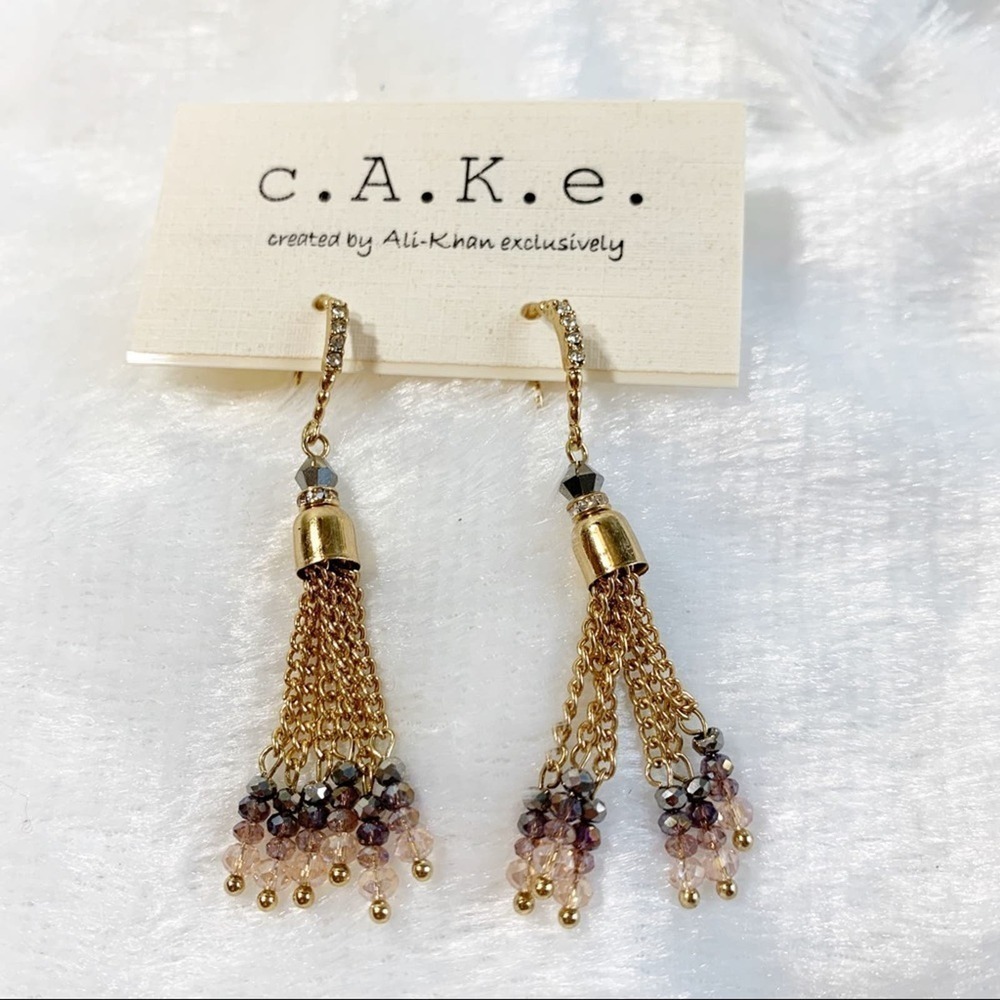 cAKe fringe drop earrings. - Picture 3 of 4